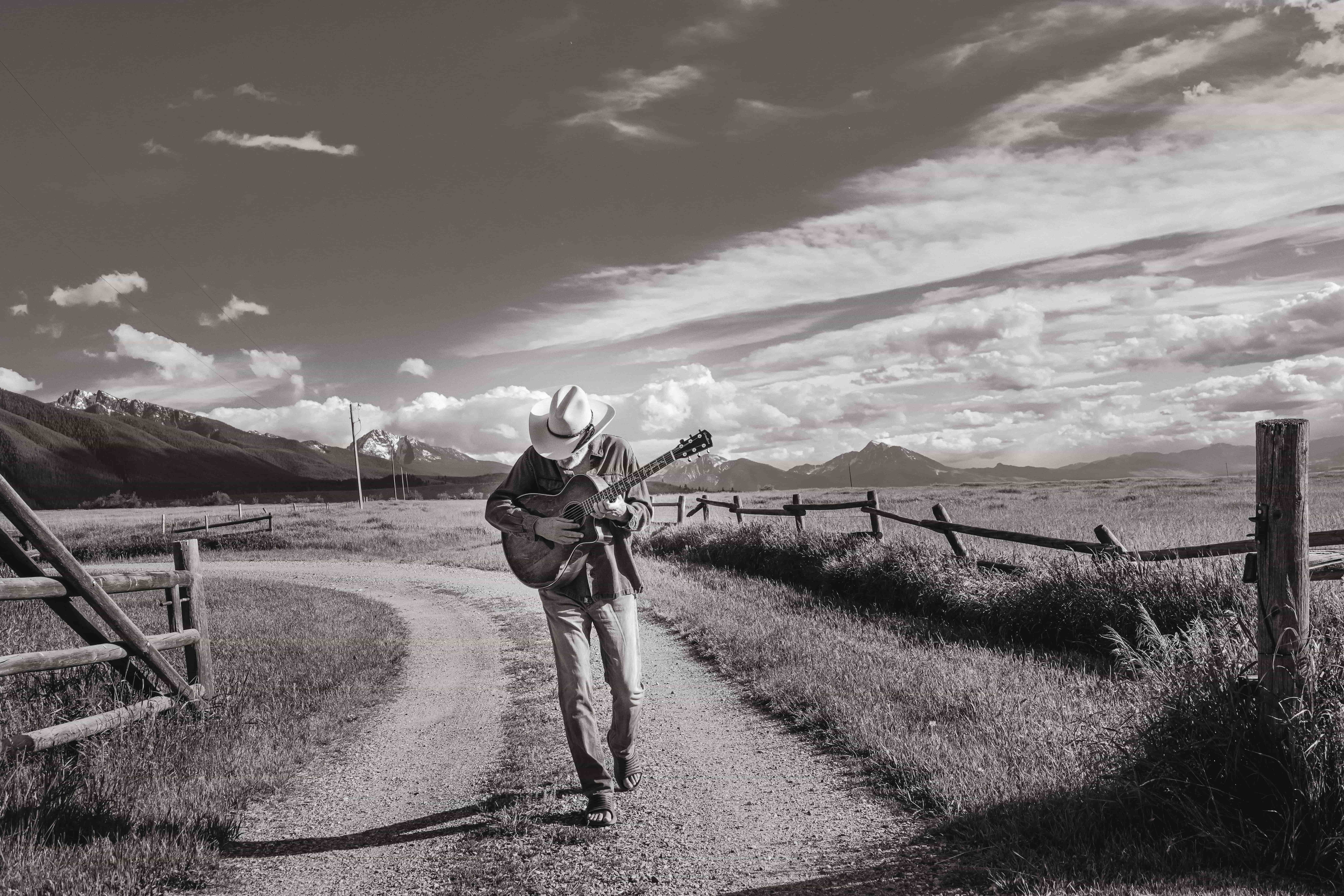 Jeff Bridges Guitar 6725 300DPI 2 DUOTONE min